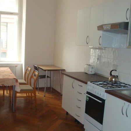 Gallery Hostel Прага Екстер'єр фото