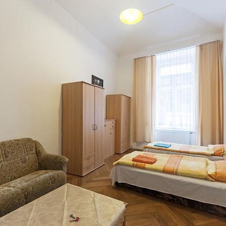 Gallery Hostel Прага Екстер'єр фото