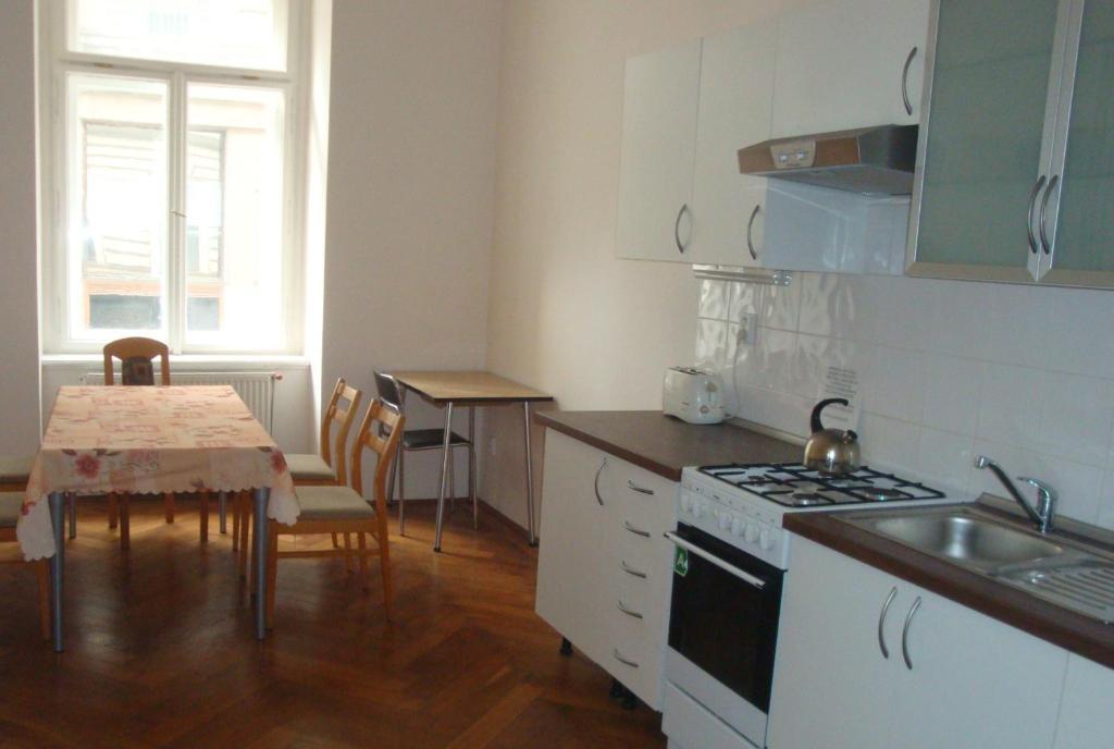 Gallery Hostel Прага Екстер'єр фото
