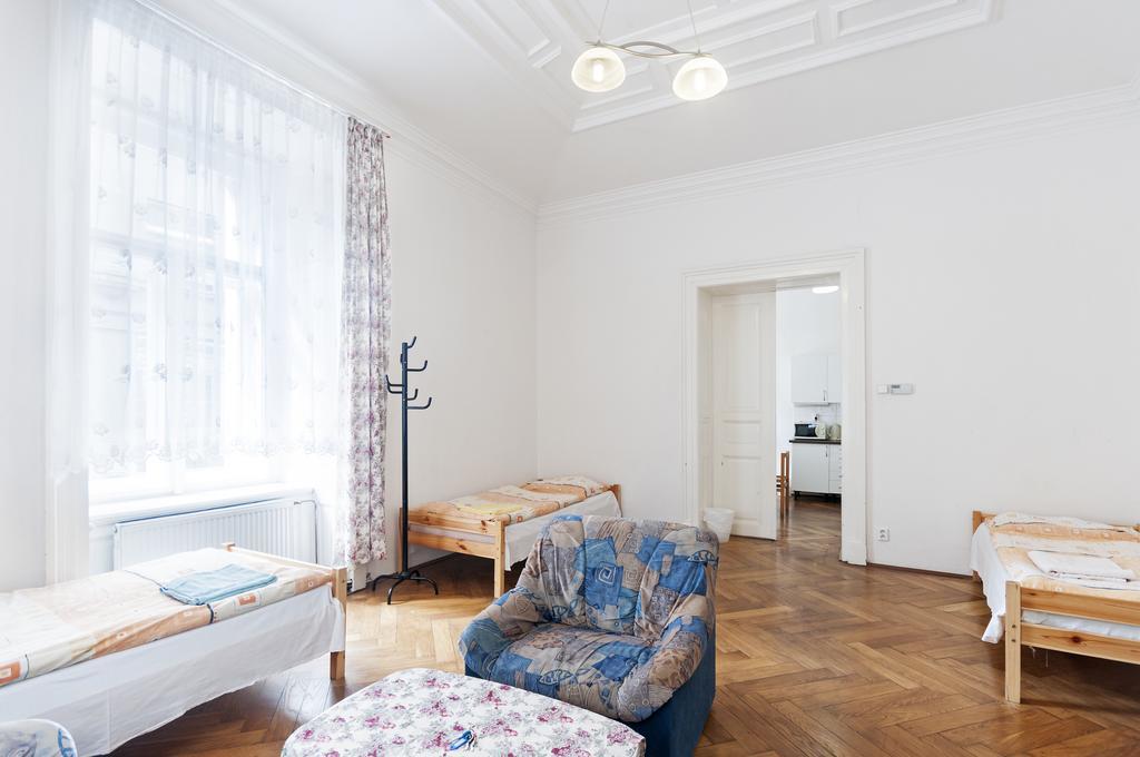 Gallery Hostel Прага Екстер'єр фото