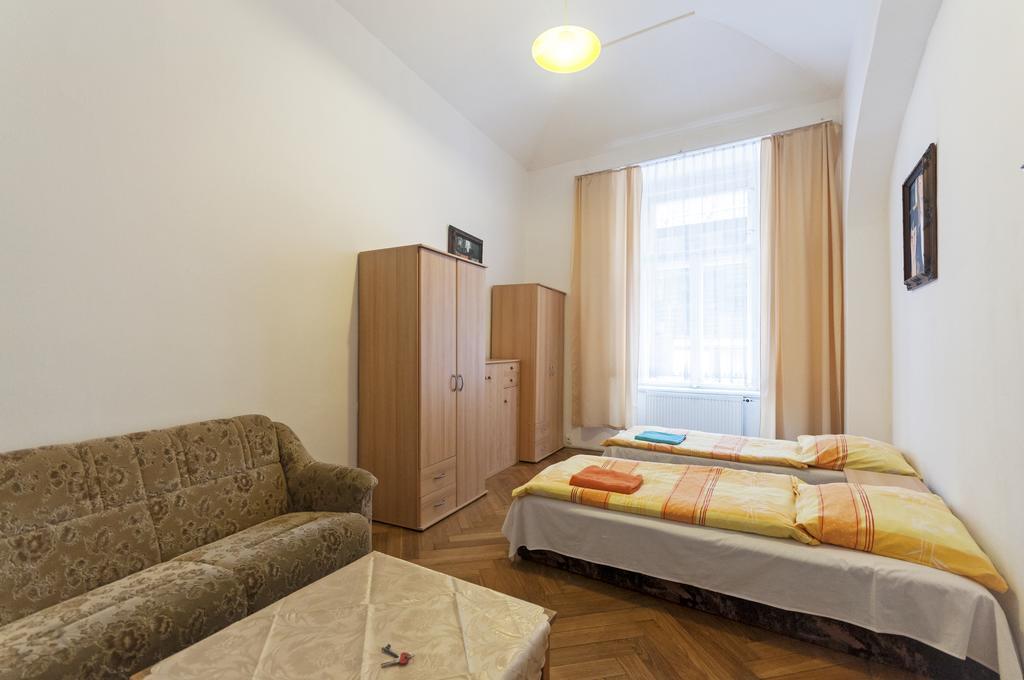 Gallery Hostel Прага Екстер'єр фото