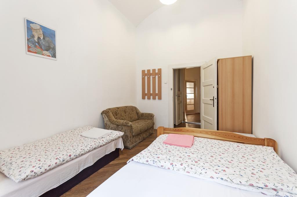 Gallery Hostel Прага Екстер'єр фото