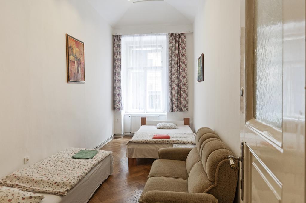 Gallery Hostel Прага Екстер'єр фото