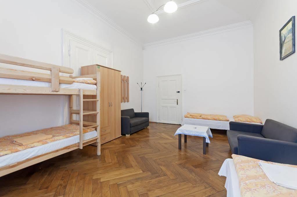 Gallery Hostel Прага Екстер'єр фото